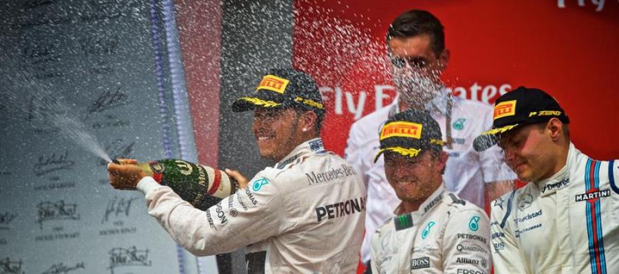 Hamilton celebra su victoria en el GP de Canadá Hamilton celebra su victoria en el GP de Canadá