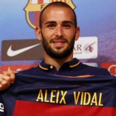 Aleix Vidal presentado como jugador del F.C Barcelona