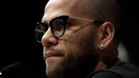 Dani Alves Dani Alves en rueda de prensa