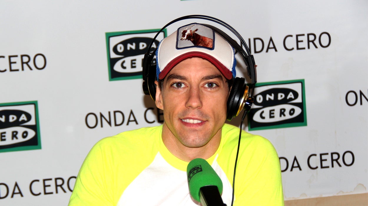 Adrián Lastra: "En la obra hemos tratado la tartamudez desde la angustia" Adrián Lastra: "En la obra hemos tratado la tartamudez desde la angustia"