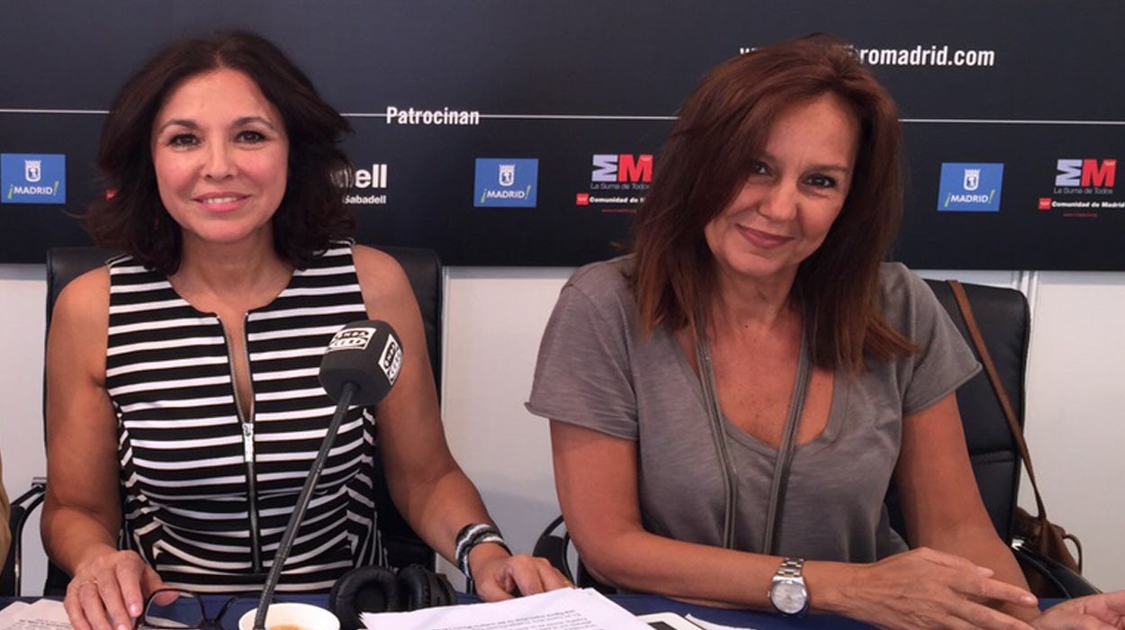 María Dueñas: "No me puedo desprender de El Tiempo entre Costuras" María Dueñas: "No me puedo desprender de El Tiempo entre Costuras"