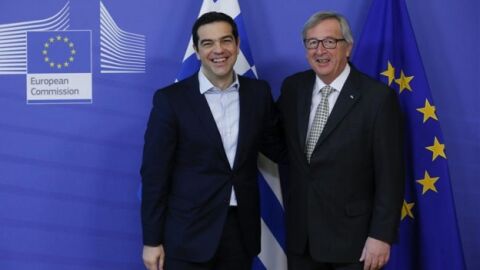 Los presidentes Jean-Claude Juncker, de la Comisi&oacute;n Europea, y Alexis Tsipras, de Grecia, en abril en Bruselas