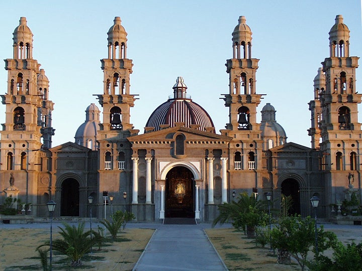 Crónicas del misterio: El fenómeno de la iglesia de 'El Palmar de Troya' Crónicas del misterio: El fenómeno de la iglesia de 'El Palmar de Troya'