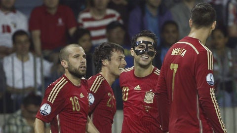 Espa&ntilde;a celebra el gol de David Silva ante Bielorrusia