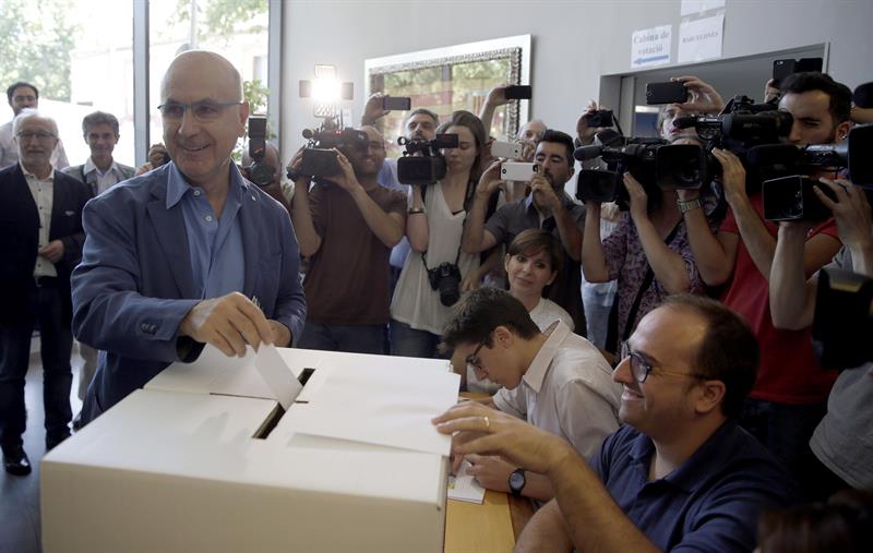 Unió decide si sigue la ruta independentista de Mas Unió decide si sigue la ruta independentista de Mas