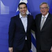 Los presidentes Jean-Claude Juncker, de la Comisión Europea, y Alexis Tsipras, de Grecia, en abril en Bruselas