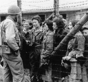 Grupo de mujeres en Mauthausen Grupo de mujeres en Mauthausen