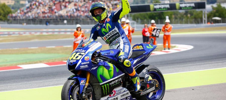 Valentino Rossi celebra la segunda plaza del GP de Cataluña Valentino Rossi celebra la segunda plaza del GP de Cataluña