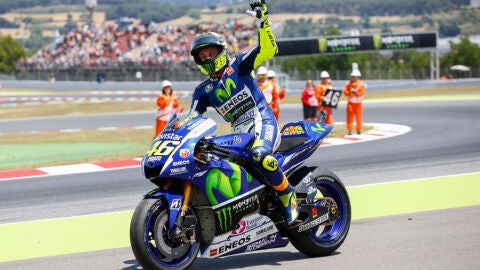 Valentino Rossi celebra la segunda plaza del GP de Catalu&ntilde;a