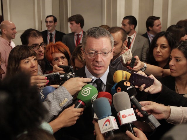 Ruiz Gallardón: "No podemos ser indiferentes ante una agresión a las víctimas del terrorismo" Ruiz Gallardón: "No podemos ser indiferentes ante una agresión a las víctimas del terrorismo"