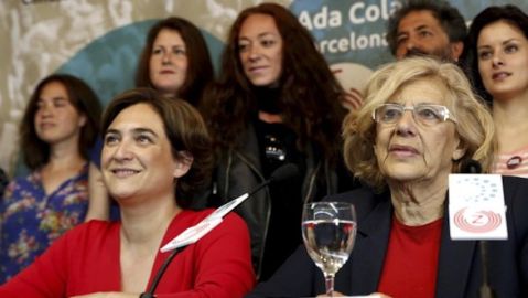 Ada Colau y Manuela Carmena