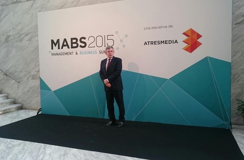 Gordon Brown: "La educación actual necesita conocimiento, innovación y especializaciones" Gordon Brown: "La educación actual necesita conocimiento, innovación y especializaciones"