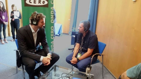 Pau Gasol con H&eacute;ctor Fern&aacute;ndez en Al Primer Toque