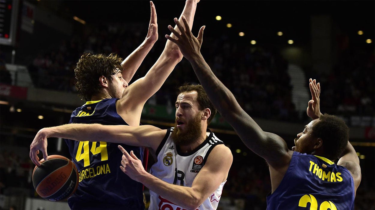 Escucha en directo el Real Madrid - Barcelona en Radioestadio Escucha en directo el Real Madrid - Barcelona en Radioestadio