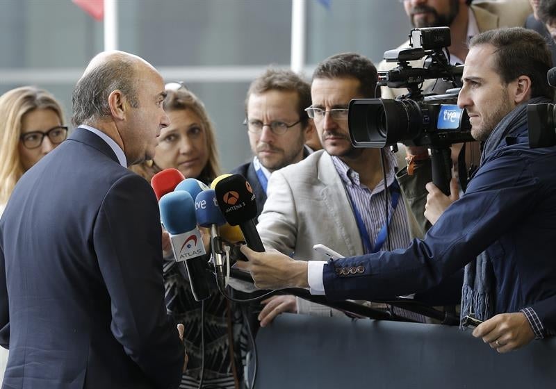 Luis de Guindos: "España no necesita un plan de contingencia si Grecia sale del euro" Luis de Guindos: "España no necesita un plan de contingencia si Grecia sale del euro"