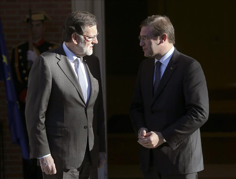 Rajoy, sobre Grecia: "Diálogo sí, pero también cumplimiento de las reglas y compromisos" Rajoy, sobre Grecia: "Diálogo sí, pero también cumplimiento de las reglas y compromisos"