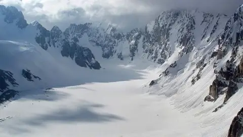 Montaña en Kirguizistan Montaña en Kirguizistan