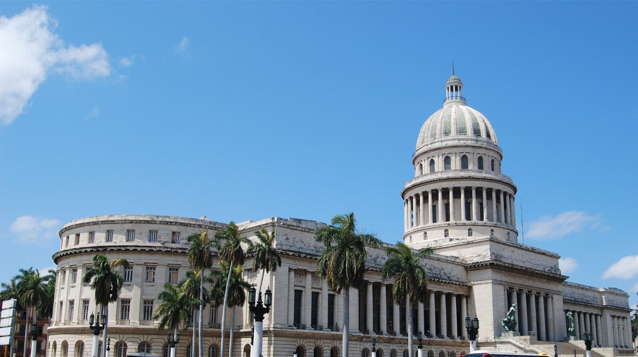 La brújula de la economía: La economía cubana La brújula de la economía: La economía cubana