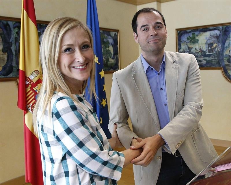 El discurso de Cifuentes inicia el debate de investidura en la Asamblea de Madrid El discurso de Cifuentes inicia el debate de investidura en la Asamblea de Madrid