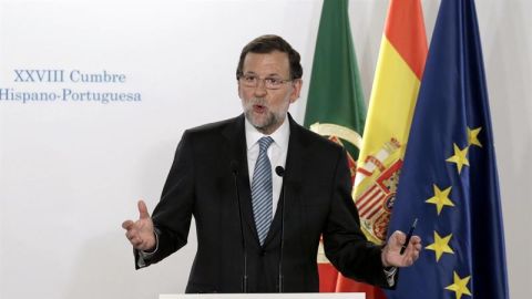 Mariano Rajoy en rueda de prensa en Baiona