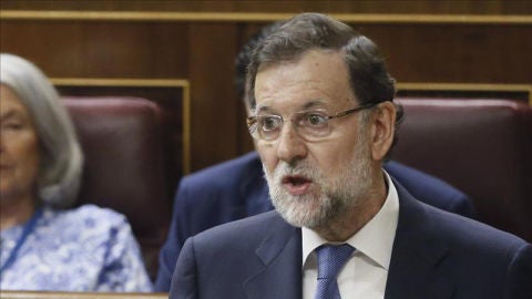 El presidente del Gobierno, Mariano Rajoy, durante la sesi&oacute;n de control en el Congreso