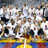 El Real Madrid gana la Liga ACB en el Palau Blaugrana