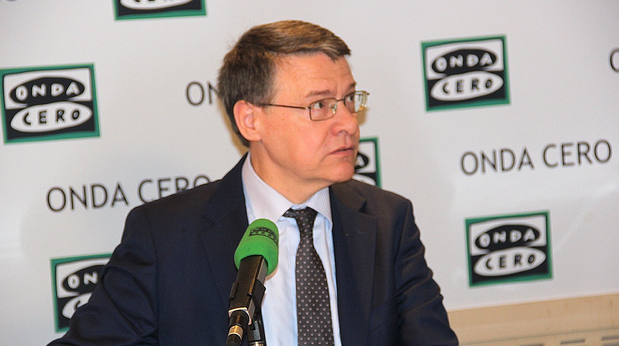 Jordi Sevilla: "Rajoy no puede pedir al PSOE que facilite un Gobierno y luego se quede en la oposición" Jordi Sevilla: "Rajoy no puede pedir al PSOE que facilite un Gobierno y luego se quede en la oposición"