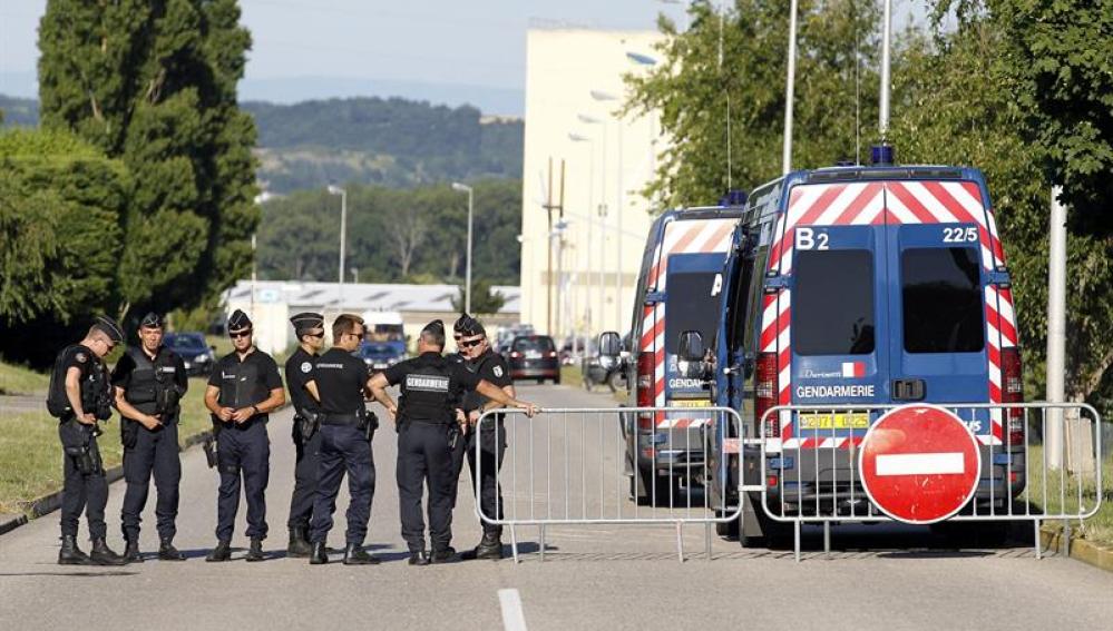 La policía científica investiga el atentado de Francia