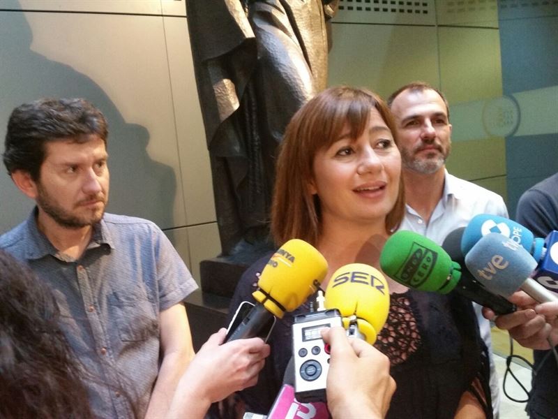 Armengol pone como "ejemplo para España" su Govern junto a MÉS y con el apoyo externo de Podemos Armengol pone como "ejemplo para España" su Govern junto a MÉS y con el apoyo externo de Podemos