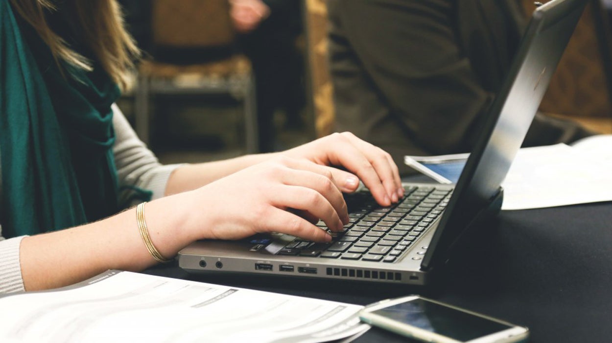 La AIReF empeora dos décimas su previsión de déficit en Extremadura en 2023, situándola en el 0,4 por ciento del PIB La AIReF empeora dos décimas su previsión de déficit en Extremadura en 2023, situándola en el 0,4 por ciento del PIB