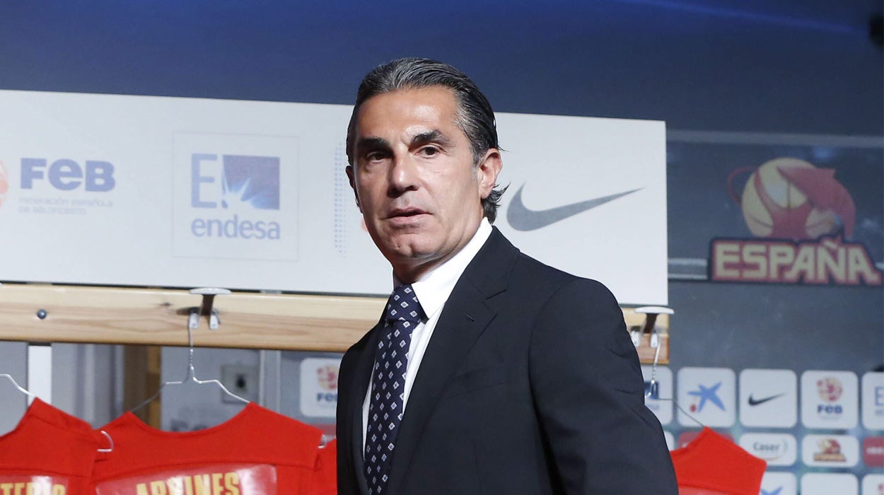 Sergio Scariolo: "Mirotic se merece estar en la Selección" Sergio Scariolo: "Mirotic se merece estar en la Selección"