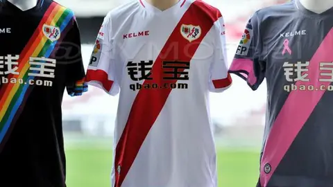 Equipaciones 2015/16 del Rayo Vallecano Equipaciones 2015/16 del Rayo Vallecano