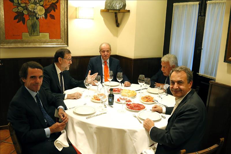 El '¡Viva el vino!' de Rajoy y otras odas de nuestros políticos a esta bebida El '¡Viva el vino!' de Rajoy y otras odas de nuestros políticos a esta bebida