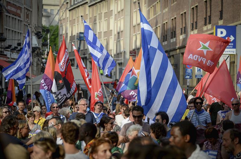 La Tertulia: La cuenta atrás para el referéndum en Grecia La Tertulia: La cuenta atrás para el referéndum en Grecia
