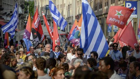 Un grupo de personas se manifiestan en Grecia