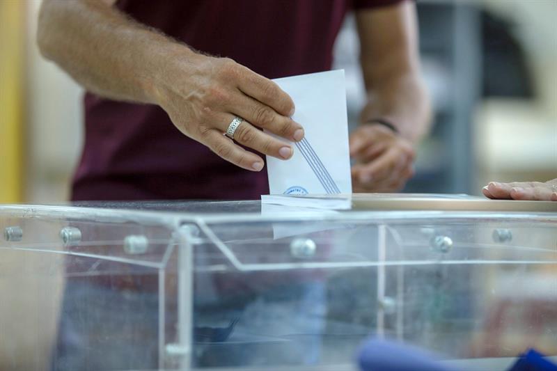 Tertulia: ¿Se pueden reducir los gastos de la campaña electoral? Tertulia: ¿Se pueden reducir los gastos de la campaña electoral?