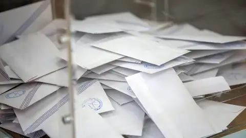 Papeletas referéndum griego Papeletas referéndum griego