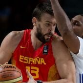 Marc Gasol, ante Nicolas Batum