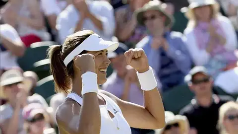 Garbiñe Muguruza celebra su pase a cuartos de Wimbledon Garbiñe Muguruza celebra su pase a cuartos de Wimbledon