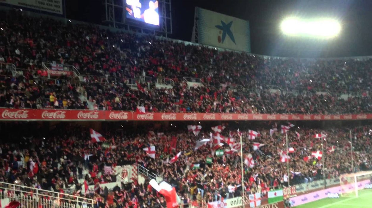 Competición sanciona con 75.000 euros al Sevilla por cánticos ofensivos Competición sanciona con 75.000 euros al Sevilla por cánticos ofensivos