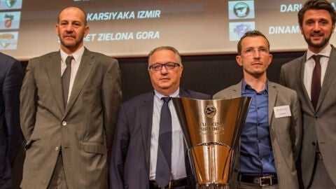 Alberto Herreros junto al resto de miembros del Grupo A de Euroliga
