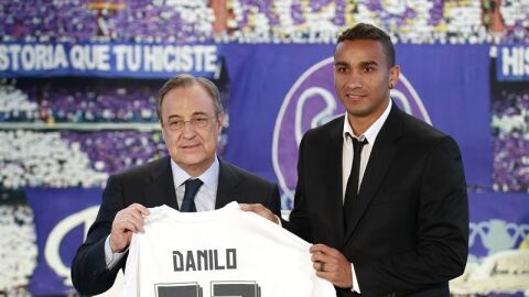 Danilo en su presentaci&oacute;n junto a Florentino P&eacute;rez