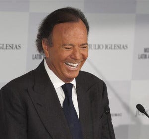 Julio Iglesias estrena su último disco 'Fallaste Corazón' Julio Iglesias estrena su último disco 'Fallaste Corazón'