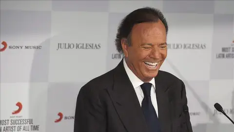 Julio Iglesias estrena su último disco 'Fallaste Corazón' Julio Iglesias