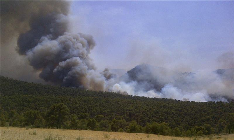 Remite el viento en la zona del incendio de Quesada, en Jaén Remite el viento en la zona del incendio de Quesada, en Jaén