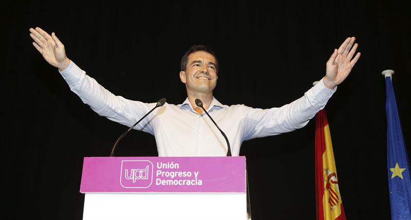 Andrés Herzog gana el liderazgo de UPyD a Irene Lozano Andrés Herzog gana el liderazgo de UPyD a Irene Lozano