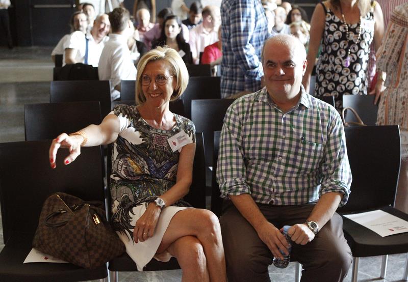 Rosa Díez se despide emocionada y pidiendo que nadie arrebate la historia de UPyD Rosa Díez se despide emocionada y pidiendo que nadie arrebate la historia de UPyD