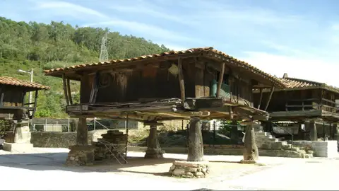 Horreo de Bueño, Asturias Horreo de Bueño, Asturias
