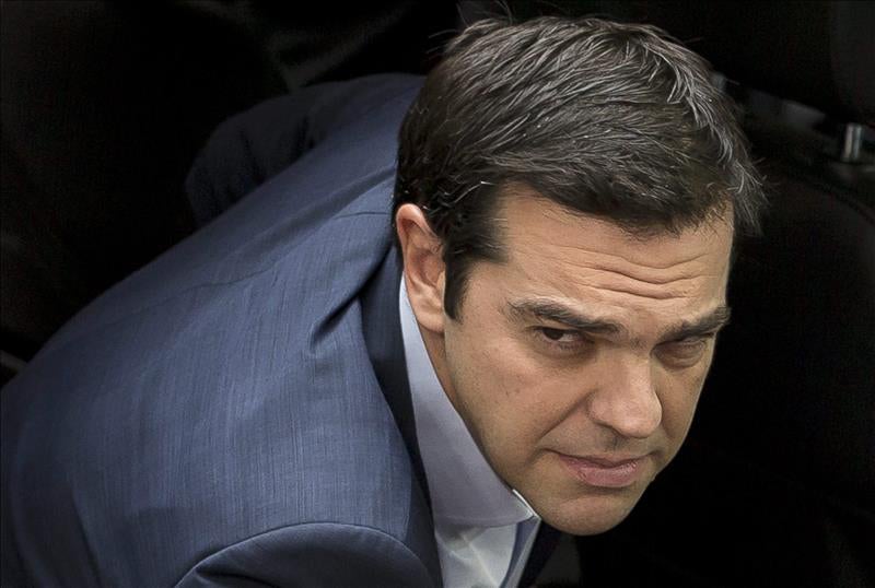 Grecia aprueba el tercer rescate, pero el Gobierno de Tsipras queda muy debilitado Grecia aprueba el tercer rescate, pero el Gobierno de Tsipras queda muy debilitado