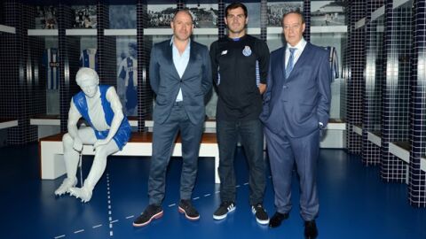 Casillas visita el Museo del Oporto